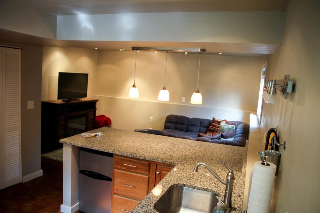 The 8Th Street Retreat Villa Carbondale Bagian luar foto